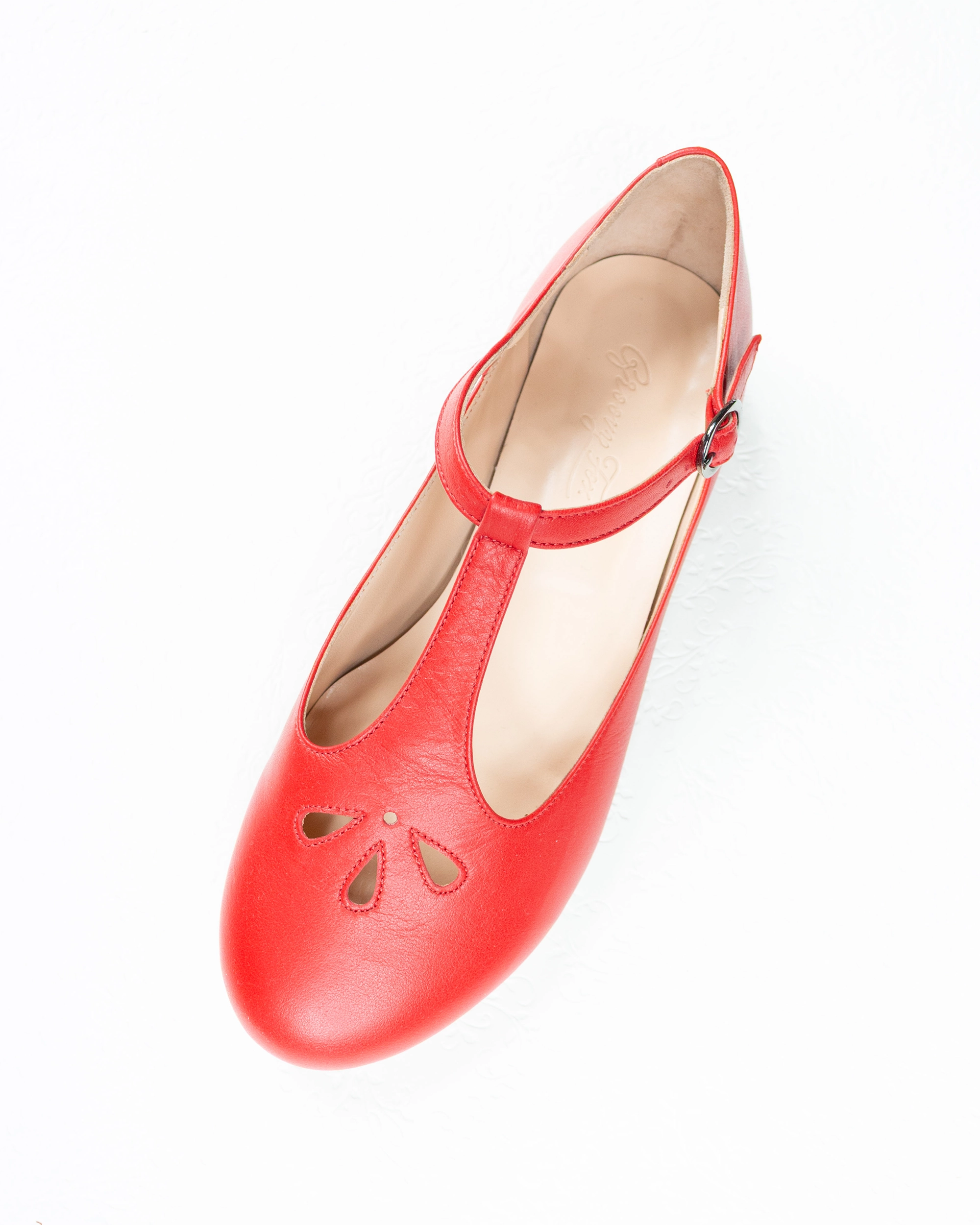 dreamy red flat 4