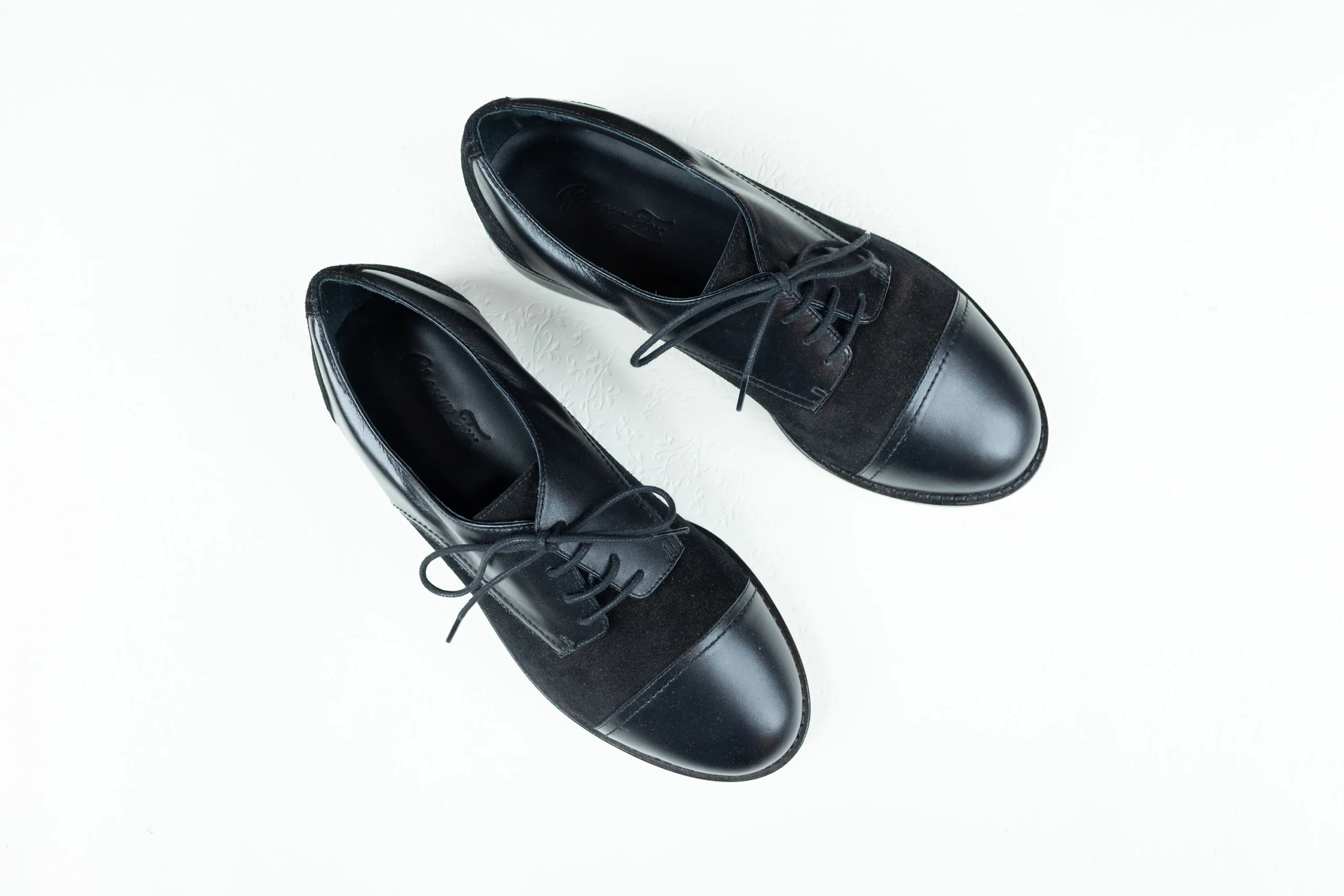 sleek all black 1