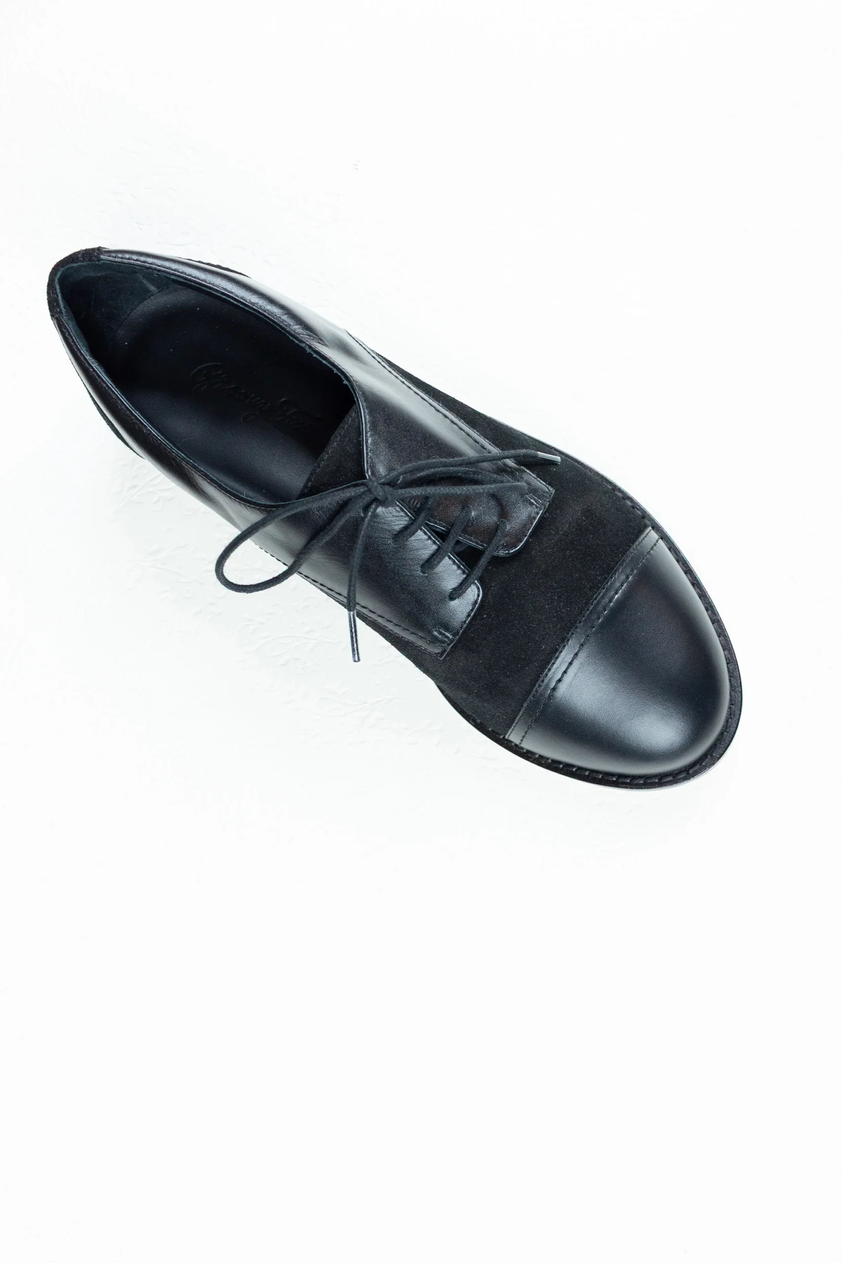 sleek all black 4